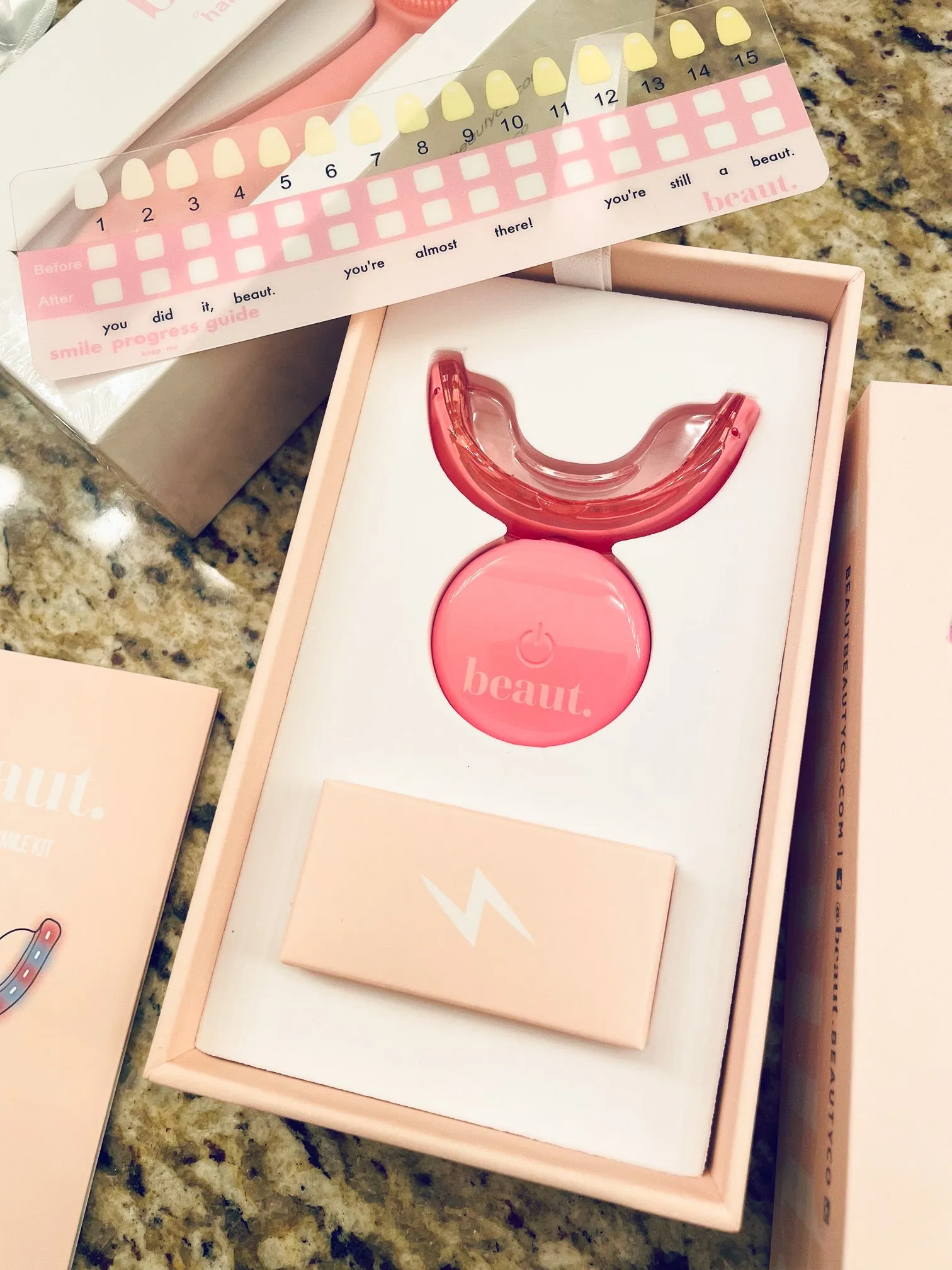 Beaut Wireless Dual-Light Therapy Teeth Whitening System