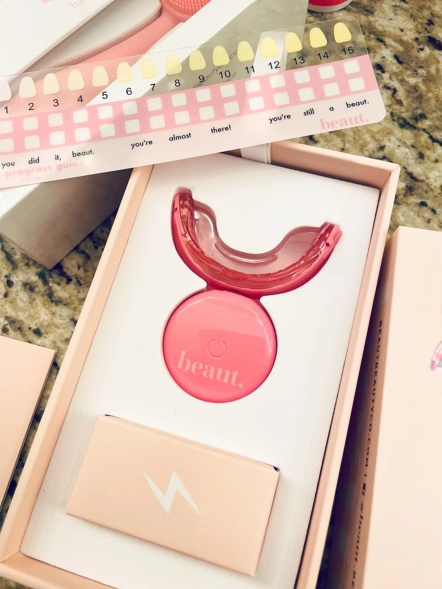 Beaut Wireless Dual-Light Therapy Teeth Whitening System