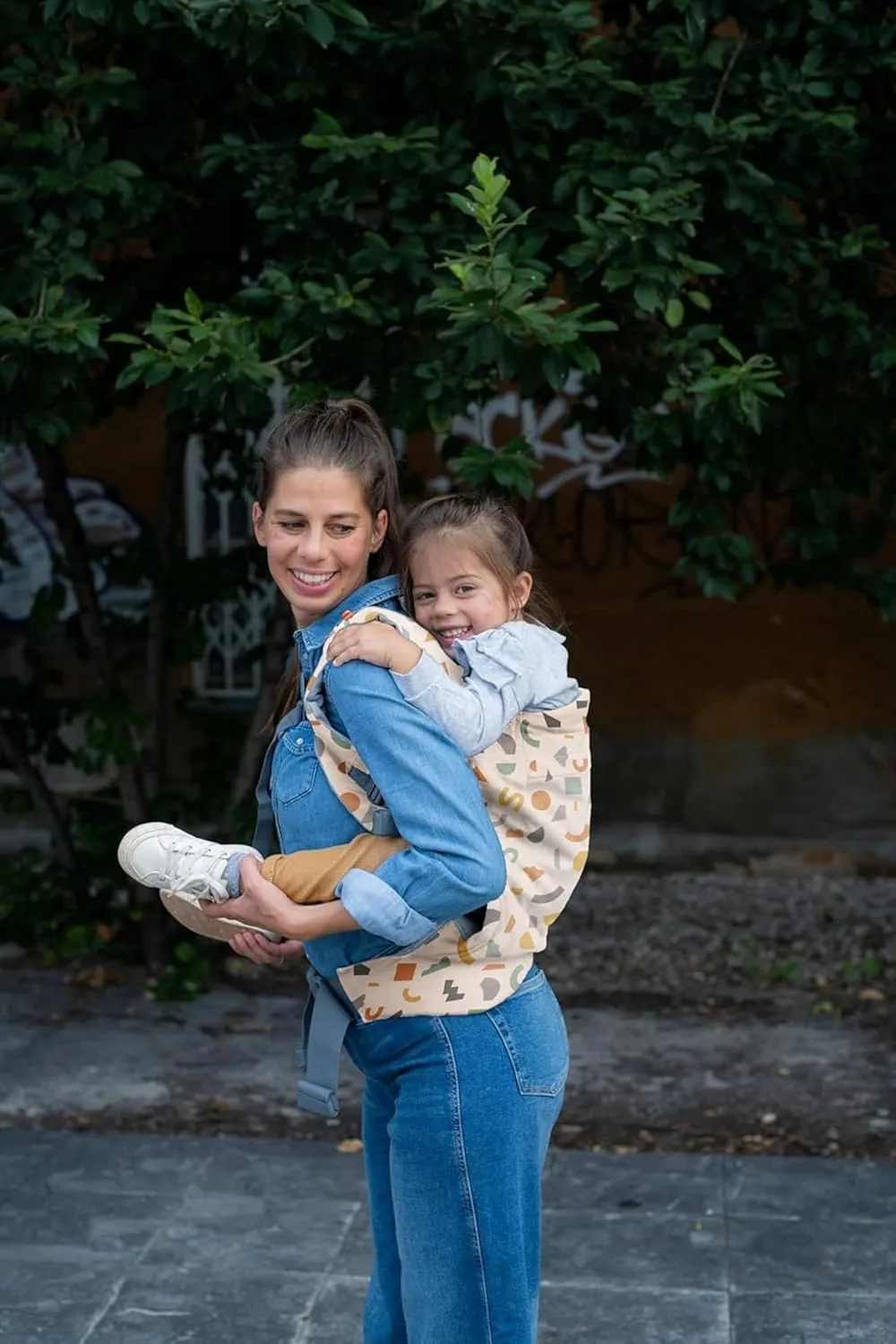 Beco Toddler Carrier with Extra Wide Seat, 100% Cotton Toddler Carrying Backpack Style and Front-Carry, Lightweight & Breathable Child Carrier, Toddler Sling Carrier 20-60 lbs (Geometric)