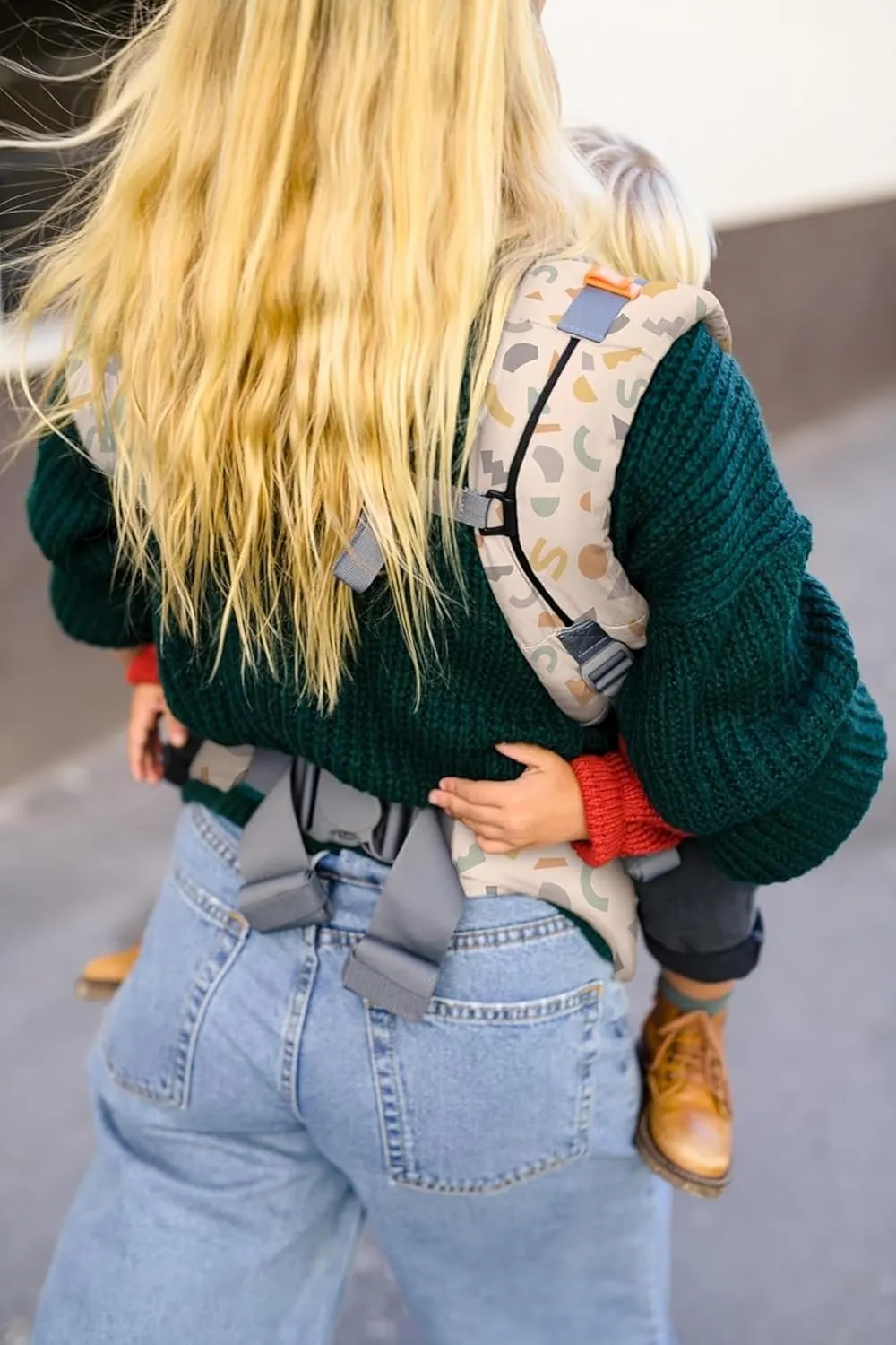 Beco Toddler Carrier with Extra Wide Seat, 100% Cotton Toddler Carrying Backpack Style and Front-Carry, Lightweight & Breathable Child Carrier, Toddler Sling Carrier 20-60 lbs (Geometric)