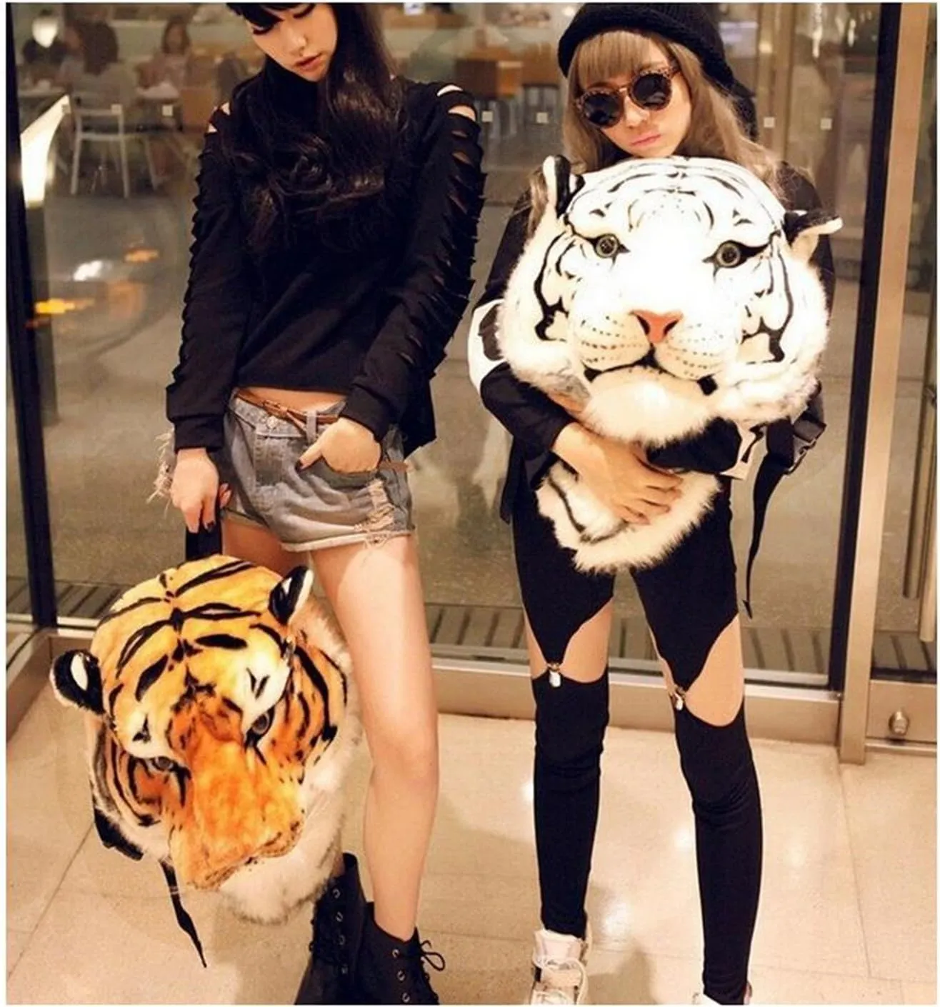 Domineering backpack stuffed tiger head 3D simulation personalised shoulder Bag Animal head shoulders bag (large, tiger yellow)
