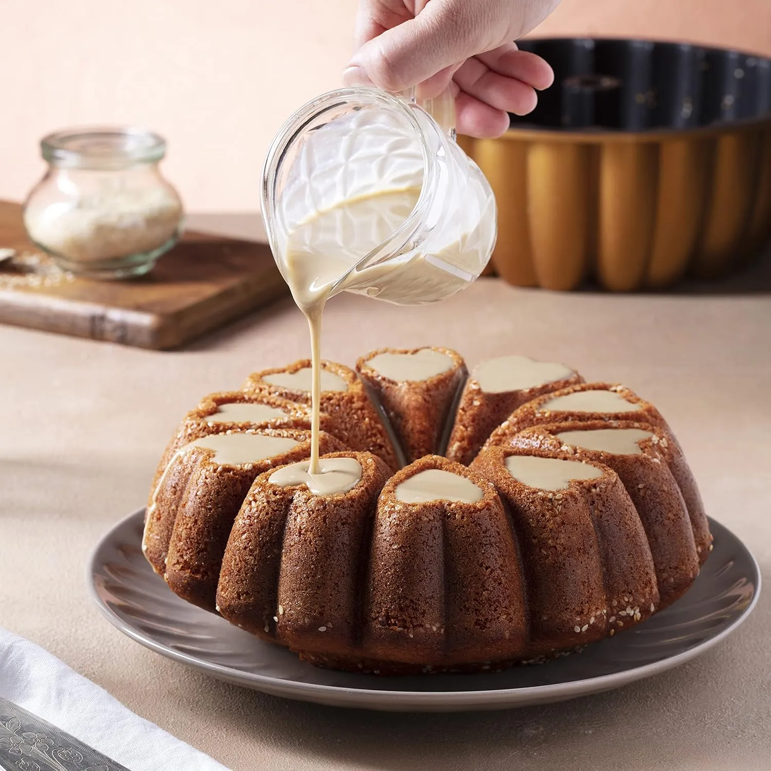 Heart Shape Aluminum Cake Pan, Titanium Coating, Non-Stick, 12 Cups, Heavy Duty, Gifts for Mom, Bundt Cake Pan, 10 Inch Baking Mold, Cast Aluminum Fluted Tube Pan, Easy to Clean (Gold)