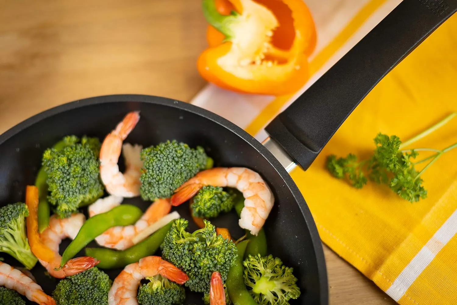 Kuhn Rikon Easy Induction Non Stick Aluminium Frying Pan with Bakelite Handle 20cm. Nonstick Frying Pan Induction Safe Pan. Oven Safe and Dishwasher Safe. Lifetime Kuhn Rikon Cookware Guarantee. Black