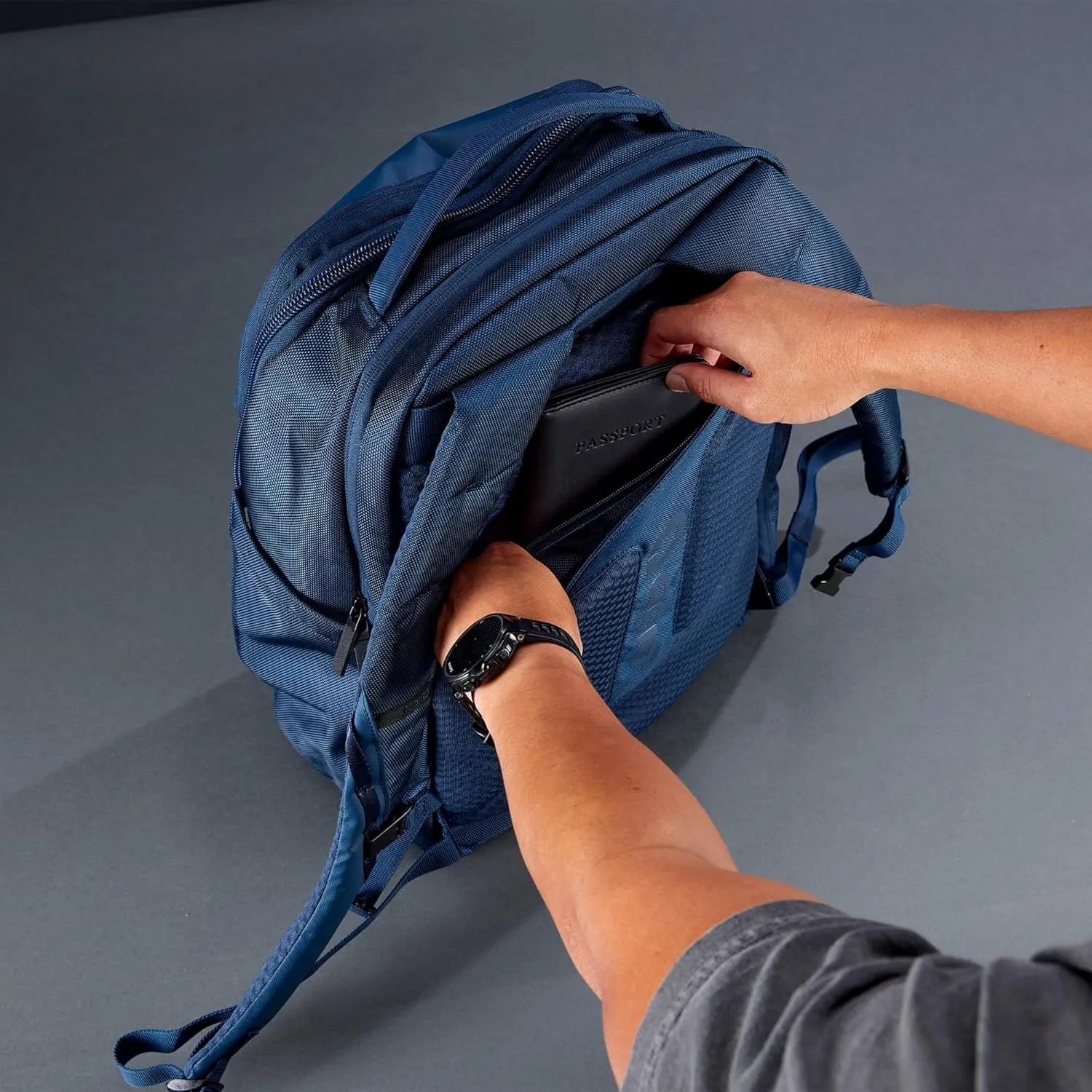 OGIO 25 Liter (Large), Grey Pindot, 25L