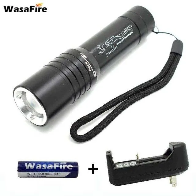 Portable XM-L T6 LED Diving Flashlight Zoomable Torch Underwater Light Waterproof Lamp With 18650 Battery   Charger For Camping