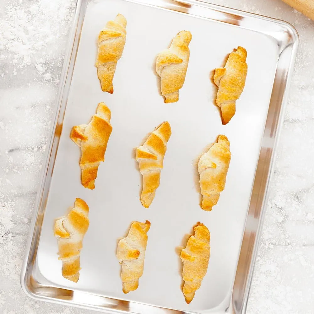 Restaurantware Met Lux 13 x 18 Inch Half Size Baking Sheet 1 Heavy-Duty Cookie Sheet - Evenly Bakes Treats Make Pastries or Cookies Aluminum Sheet Pan For Commercial or Home Use
