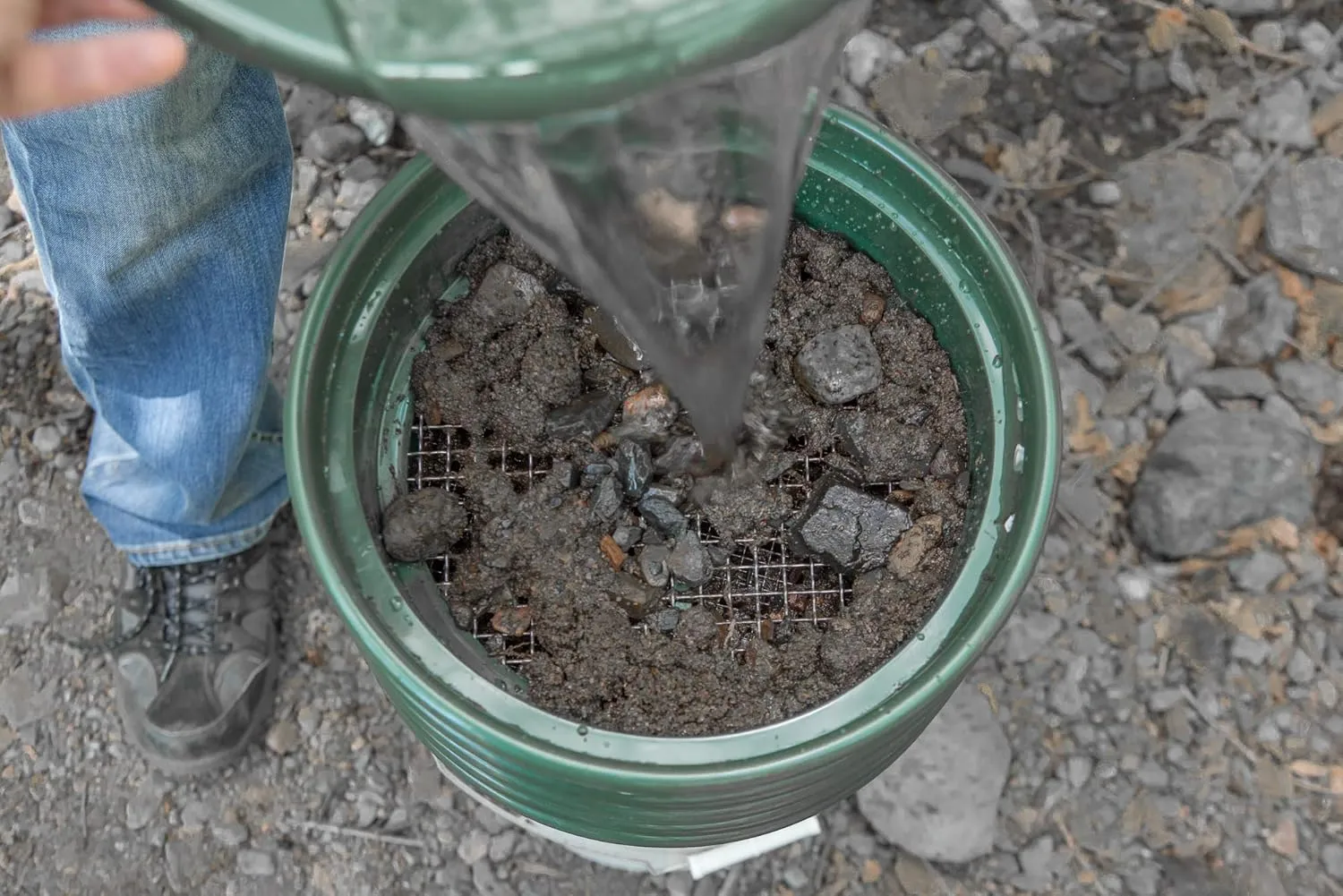 SE 13.25 Inch Wide Stackable Classifier Gold Prospecting Pan - 1/2 Inch Stainless Steel Mesh Sifting Pan, Green